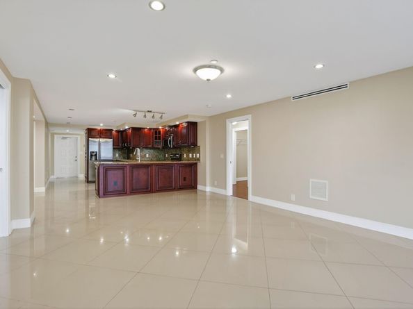 3499 Oaks Way 909, Pompano Beach FL 33069