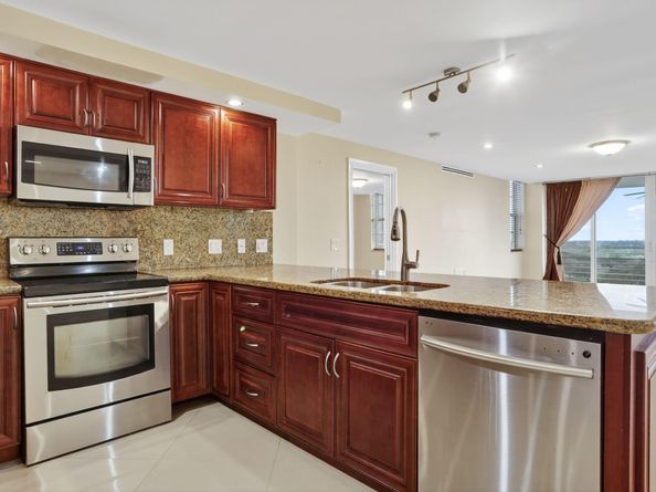 3499 Oaks Way 909, Pompano Beach FL 33069