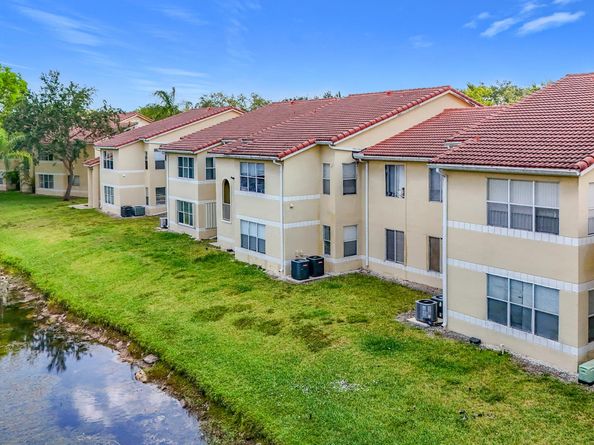 595 Vista Isles Drive 1926, Sunrise FL 33325