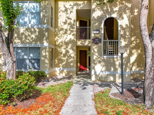595 Vista Isles Drive 1926, Sunrise FL 33325