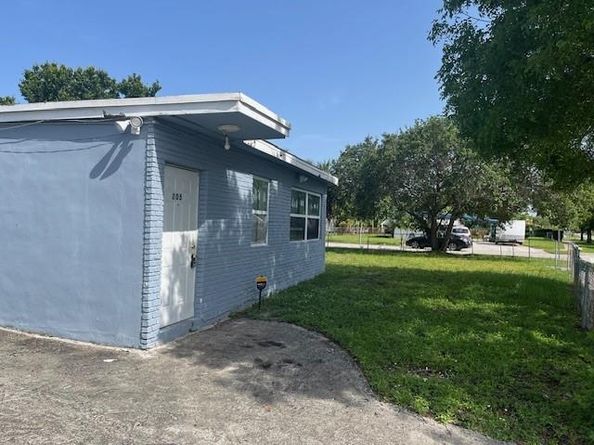 205 NW 33rd Ave, Lauderhill FL 33311