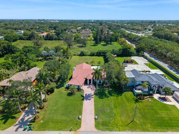 12360 NW 9 St, Plantation FL 33325
