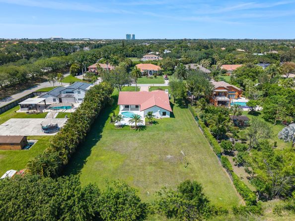 12360 NW 9 St, Plantation FL 33325