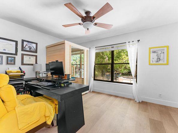 1115 Creekford Dr, Weston FL 33326