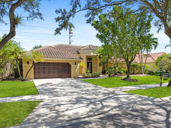 1115 Creekford Dr, Weston FL 33326
