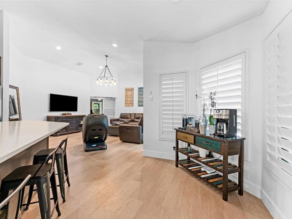 1115 Creekford Dr, Weston FL 33326
