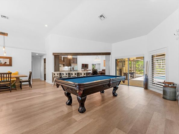 1115 Creekford Dr, Weston FL 33326