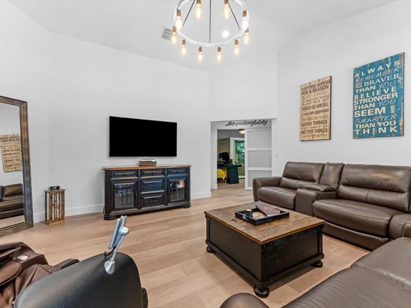 1115 Creekford Dr, Weston FL 33326