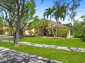 1115 Creekford Dr, Weston FL 33326