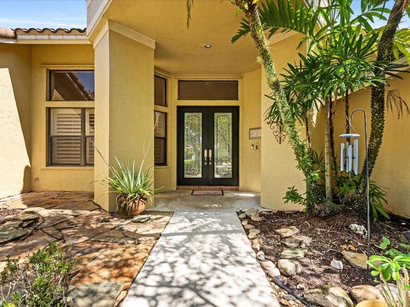 1115 Creekford Dr, Weston FL 33326