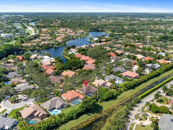 1115 Creekford Dr, Weston FL 33326