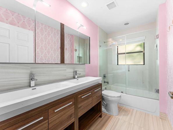 1115 Creekford Dr, Weston FL 33326