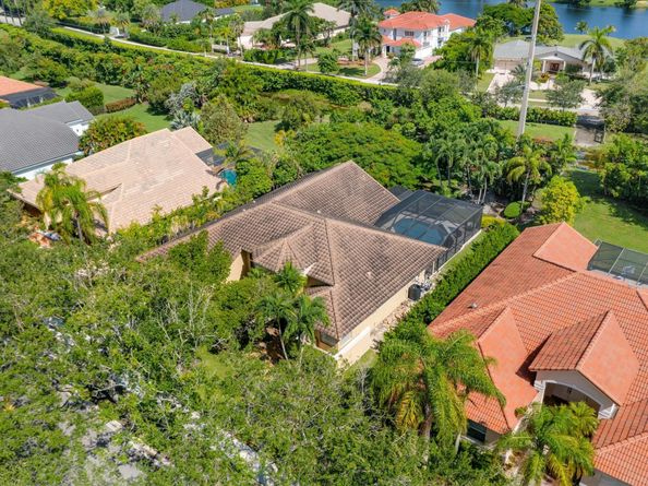 1115 Creekford Dr, Weston FL 33326