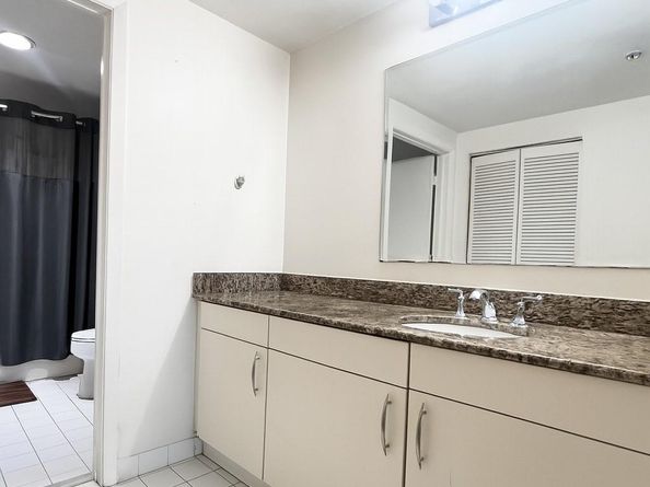 7280 SW 90th St 304, Miami FL 33156
