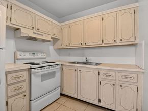 162 Easthampton G, West Palm Beach FL 33417
