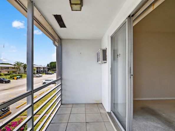 162 Easthampton G, West Palm Beach FL 33417