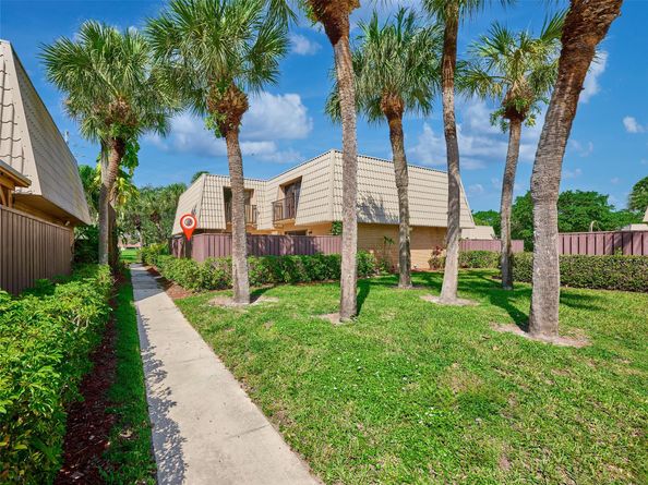 5905 59th Way, West Palm Beach FL 33409