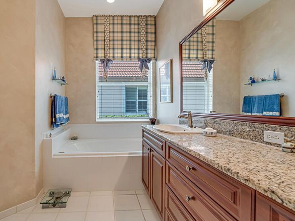 8883 Via Tuscany Drive, Boynton Beach FL 33472