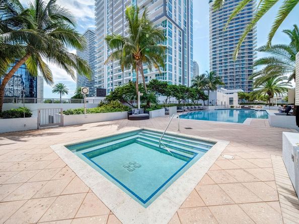 1050 Brickell Ave 2302, Miami FL 33131