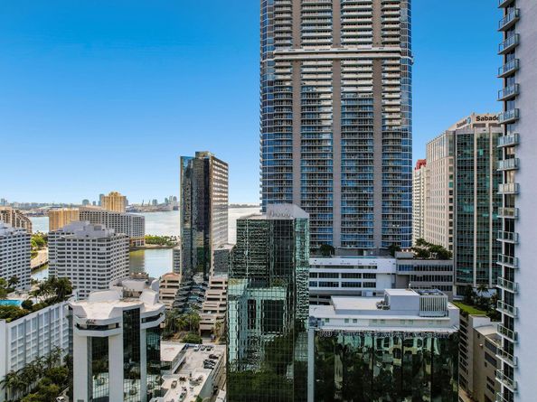 1050 Brickell Ave 2302, Miami FL 33131