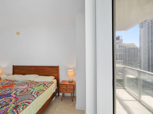 1050 Brickell Ave 2302, Miami FL 33131
