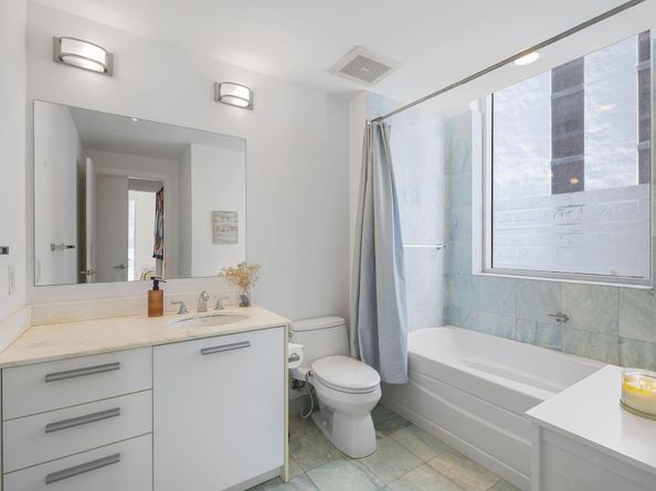 1050 Brickell Ave 2302, Miami FL 33131