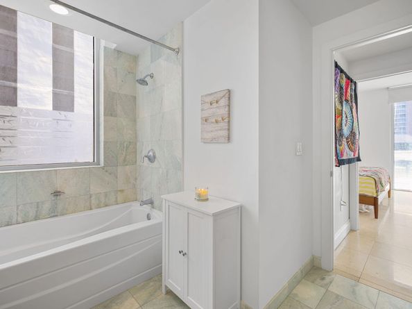 1050 Brickell Ave 2302, Miami FL 33131