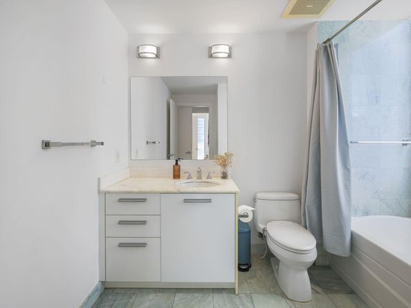 1050 Brickell Ave 2302, Miami FL 33131