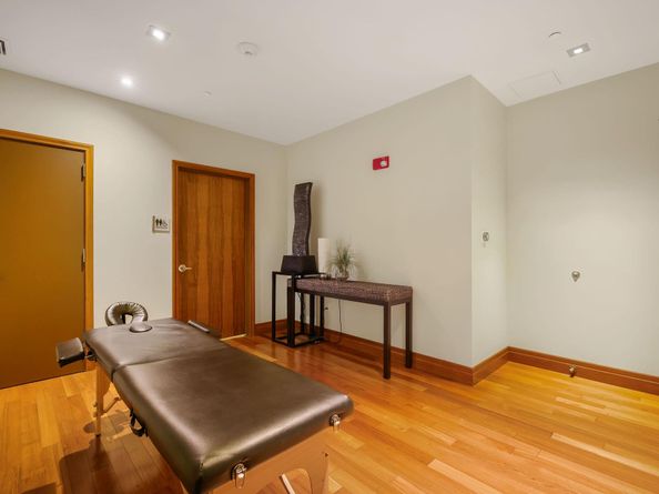 1050 Brickell Ave 2302, Miami FL 33131