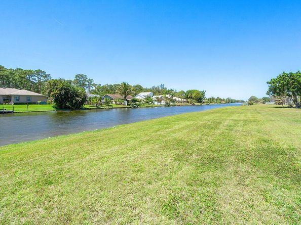 12003 Poinciana Boulevard 205, Royal Palm Beach FL 33411