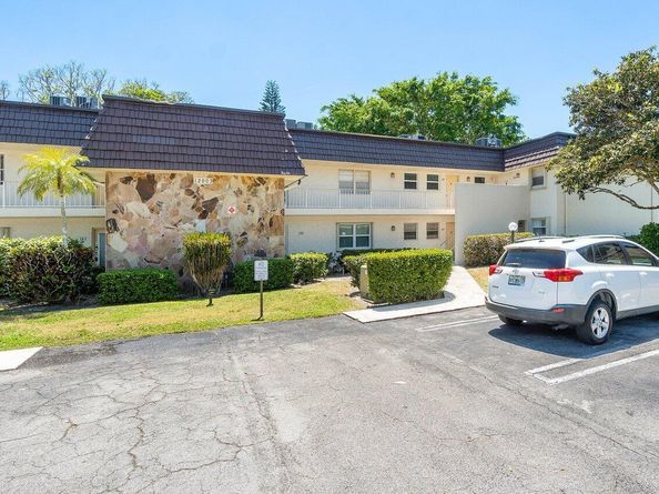 12003 Poinciana Boulevard 205, Royal Palm Beach FL 33411