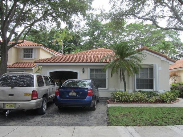 802 Garnet Cir, Weston FL 33326