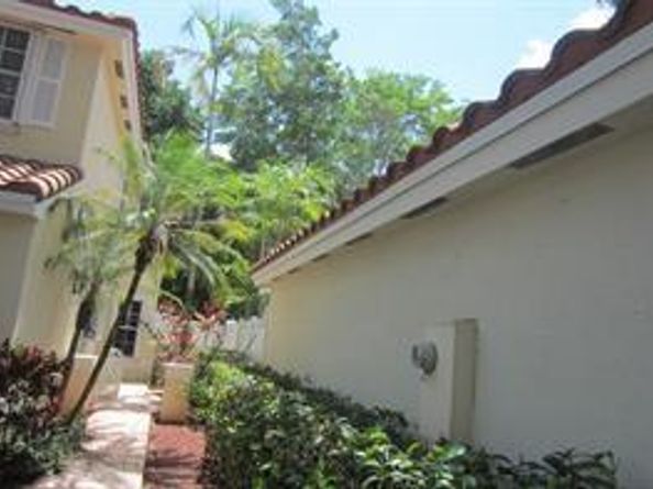 802 Garnet Cir, Weston FL 33326