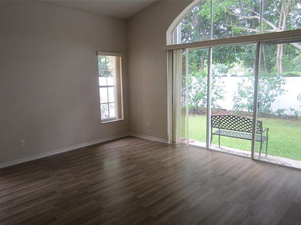 802 Garnet Cir, Weston FL 33326