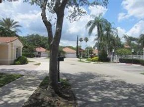 802 Garnet Cir, Weston FL 33326