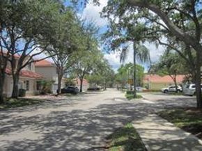 802 Garnet Cir, Weston FL 33326