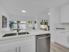 9157 Magnolia Ct, Davie FL 33328