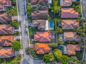 9157 Magnolia Ct, Davie FL 33328