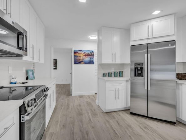 9157 Magnolia Ct, Davie FL 33328
