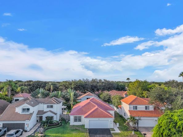 9157 Magnolia Ct, Davie FL 33328