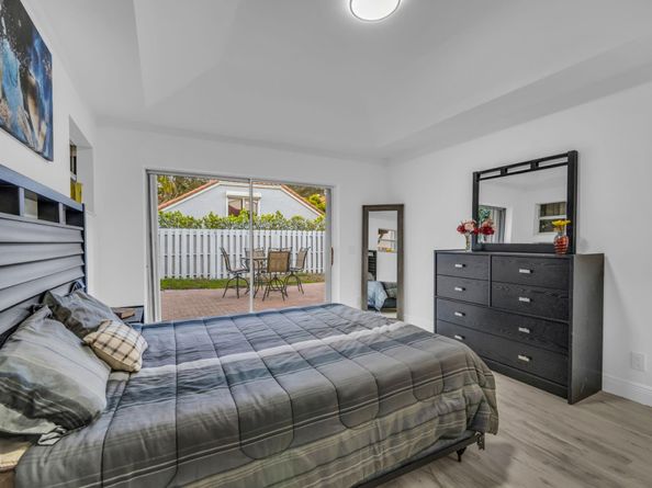 9157 Magnolia Ct, Davie FL 33328