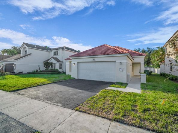 9157 Magnolia Ct, Davie FL 33328