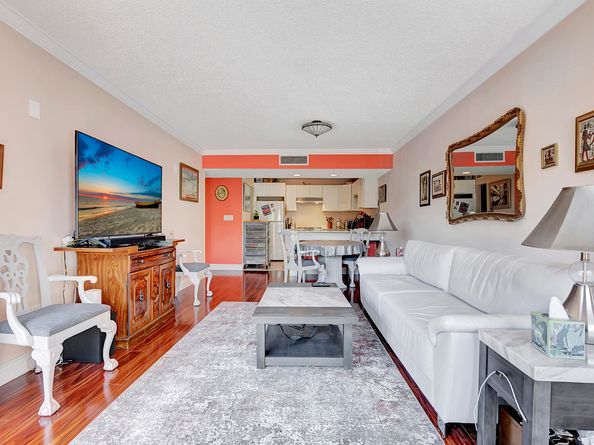 8820 SW 132nd Place 302dS, Miami FL 33186