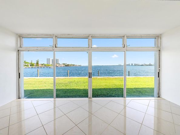 400 Wilma Circle 103, Riviera Beach FL 33404