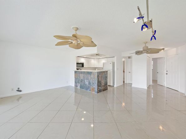 400 Wilma Circle 103, Riviera Beach FL 33404