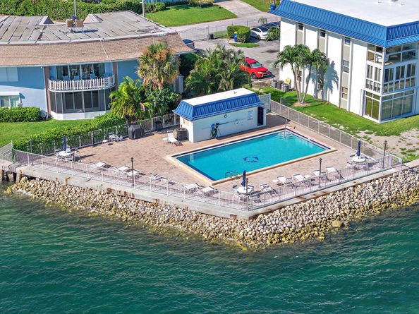 400 Wilma Circle 103, Riviera Beach FL 33404