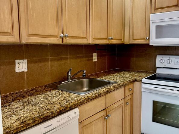 640 NW 13th St 26, Boca Raton FL 33486