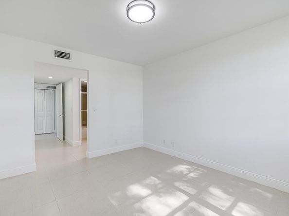 9471 Evergreen Pl 104, Davie FL 33324