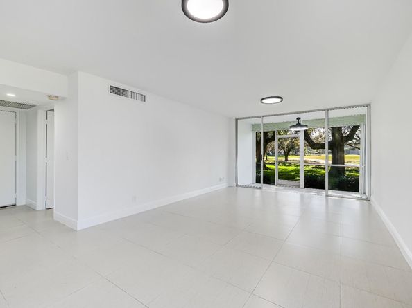 9471 Evergreen Pl 104, Davie FL 33324