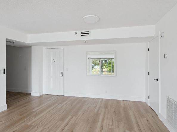 5260 NW 2nd Avenue 105, Boca Raton FL 33487